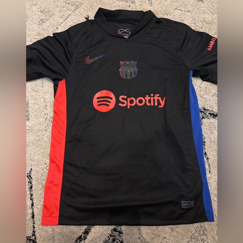 FC Barcelona away soccer jersey size small